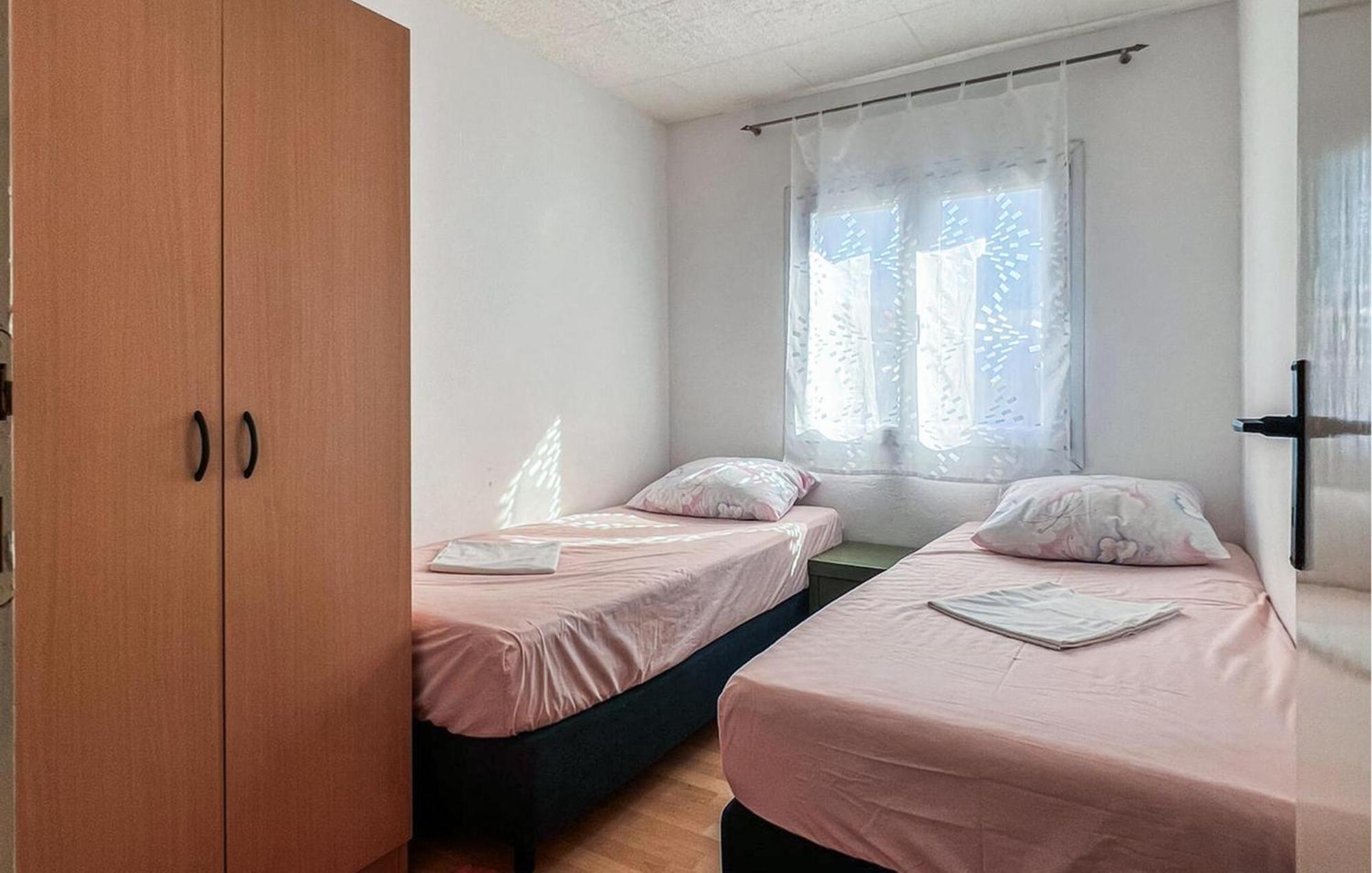 Beautiful Apartment In Vir With Wifi المظهر الخارجي الصورة