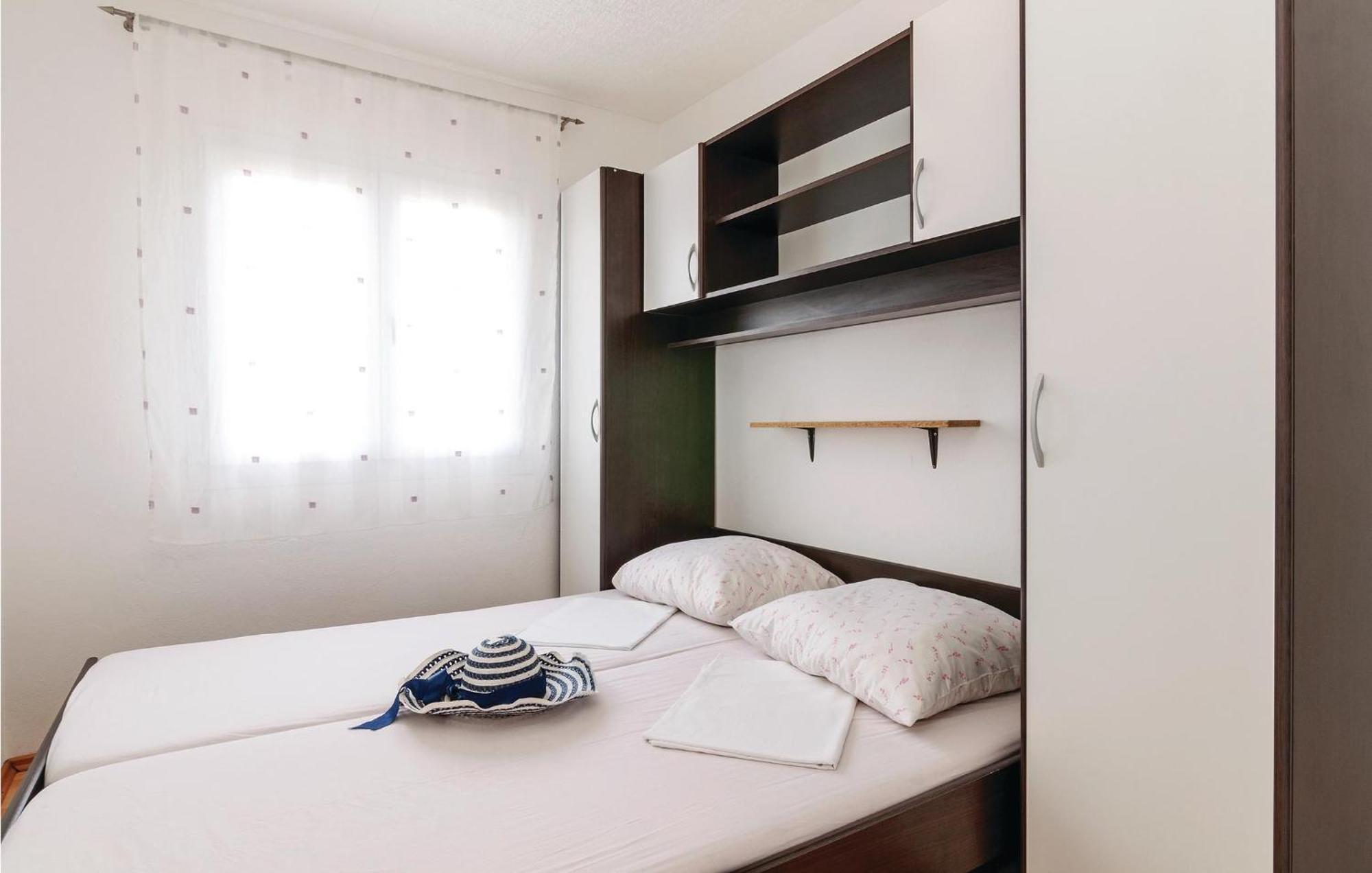 Beautiful Apartment In Vir With Wifi المظهر الخارجي الصورة